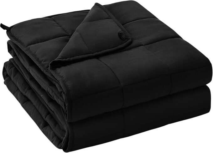 Machine washable adult blanket